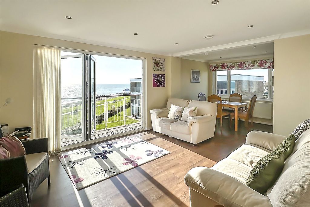 Property photo 2 of 15 Picture No. 14