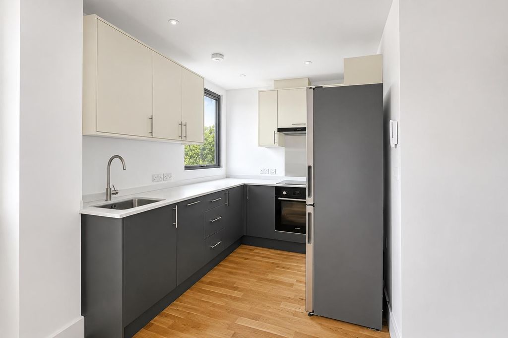 Property photo 3 of 16 Apartment 148345.Png