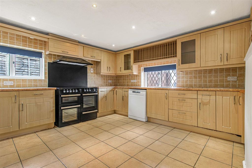 Property photo 2 of 16 6_77974.Jpg