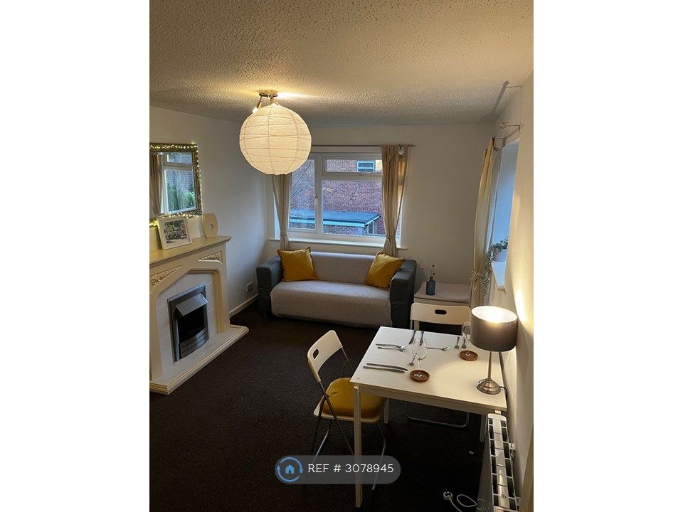 Property photo 1 of 13 Lounge