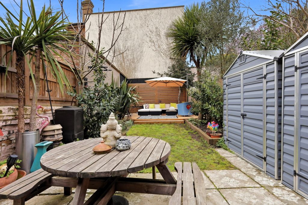 Property photo 3 of 23