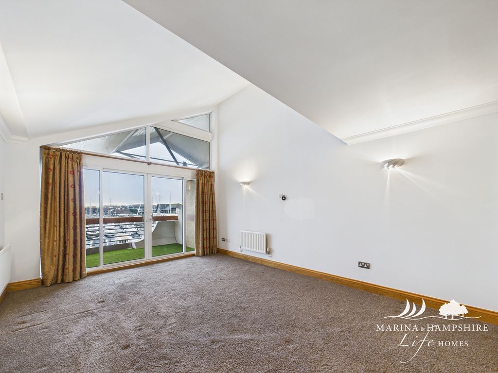 Property photo 3 of 19 Cam03915G0-Pr0023-Still001