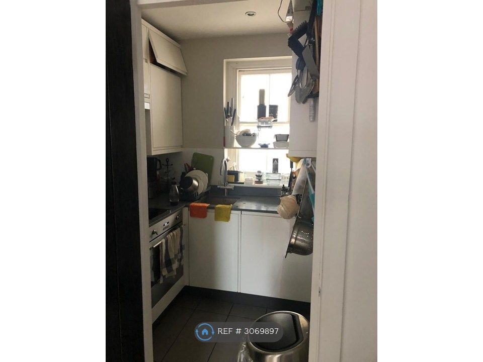 Property photo 3 of 5 Kitchen