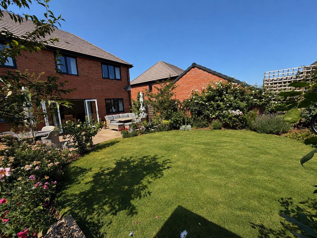 Property photo 2 of 29