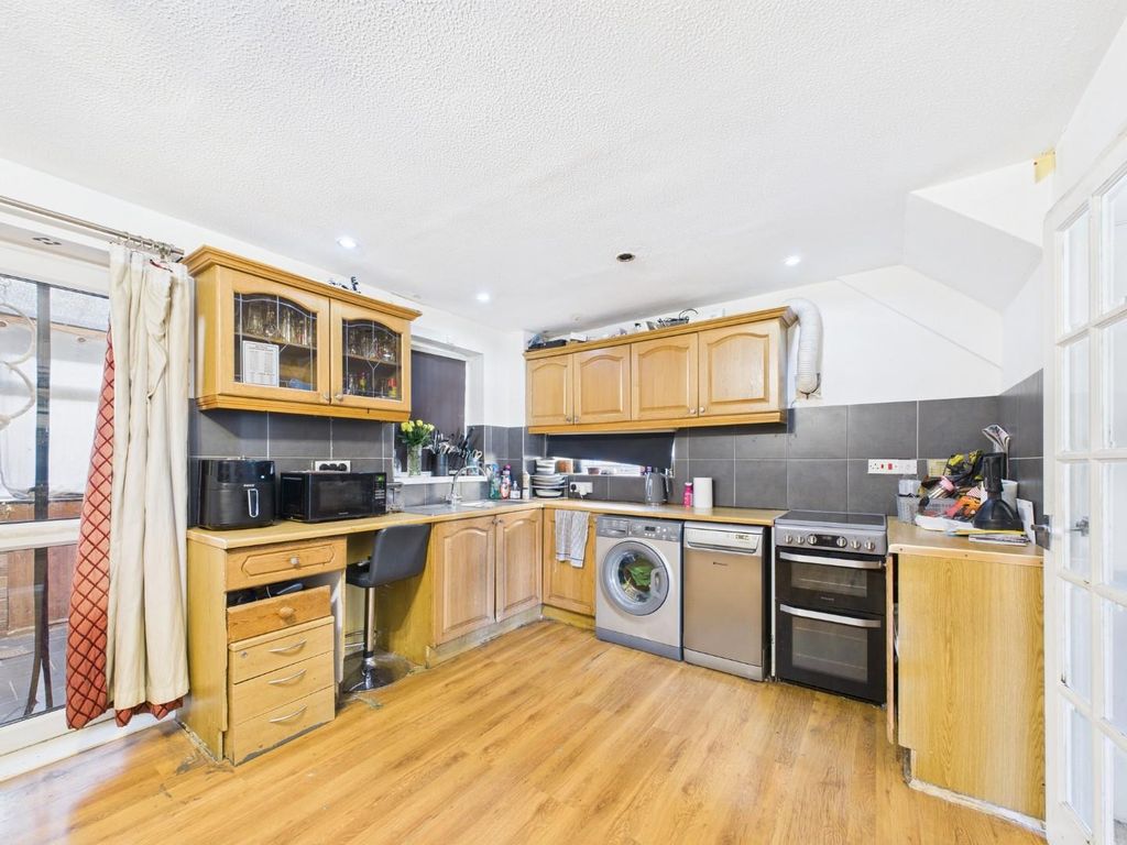 Property photo 2 of 13 Kitchen