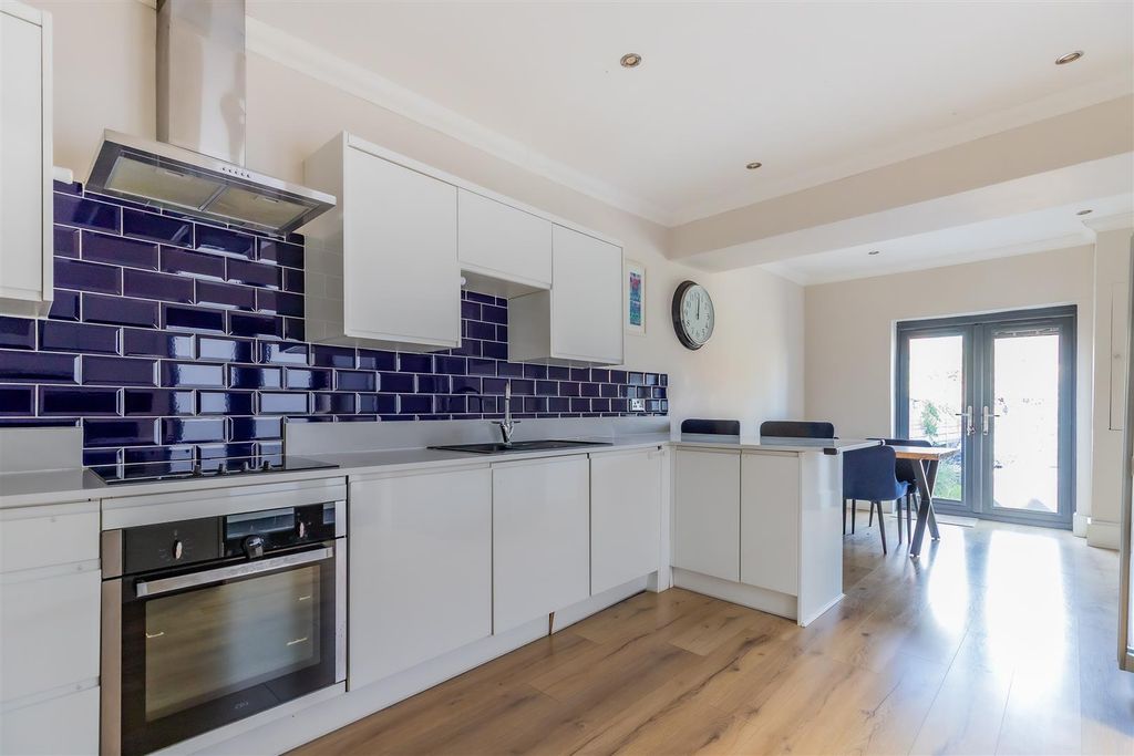 Property photo 3 of 27 20 (19 Of 27).Jpg