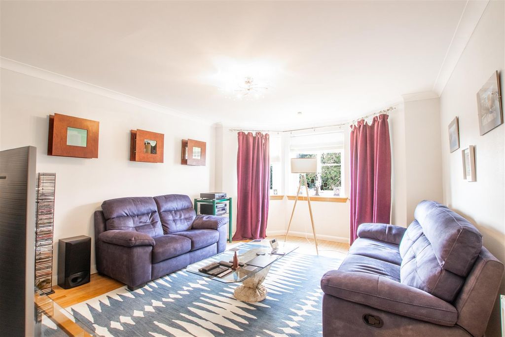 Property photo 3 of 16 Lounge-1.Jpg