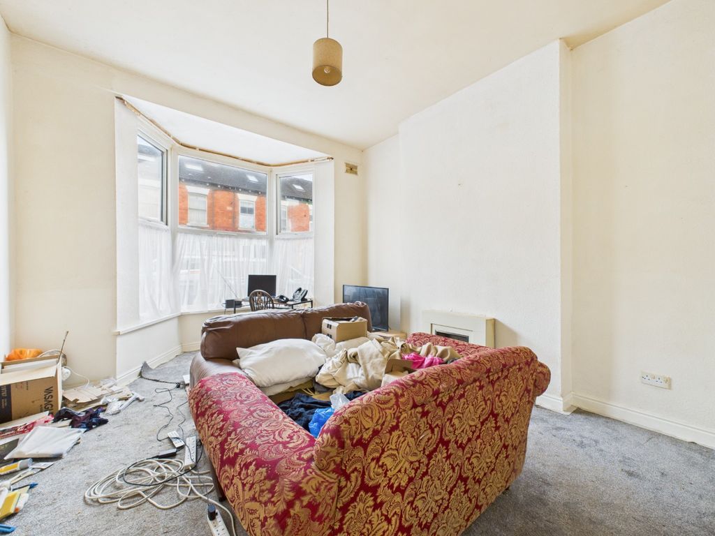 Property photo 2 of 18 4573832