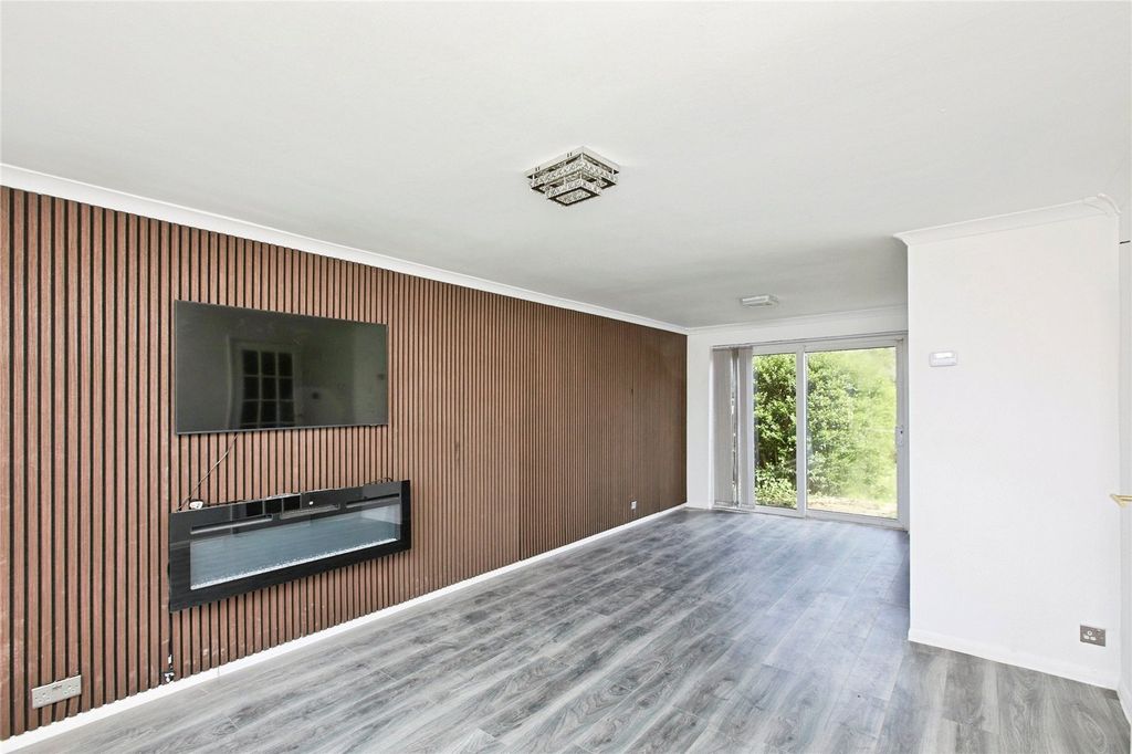 Property photo 2 of 14 Picture No. 13