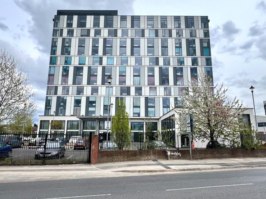 Property photo 2 of 8 Building