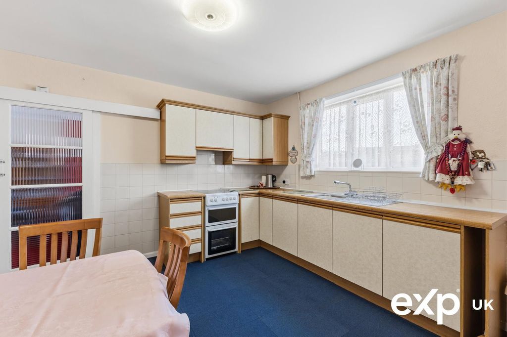 Property photo 3 of 22