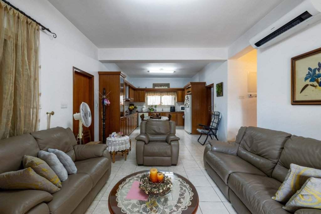 Property photo 3 of 30