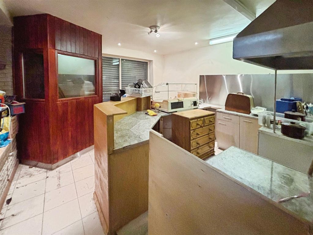 Property photo 2 of 16 Shop/Retail Unit