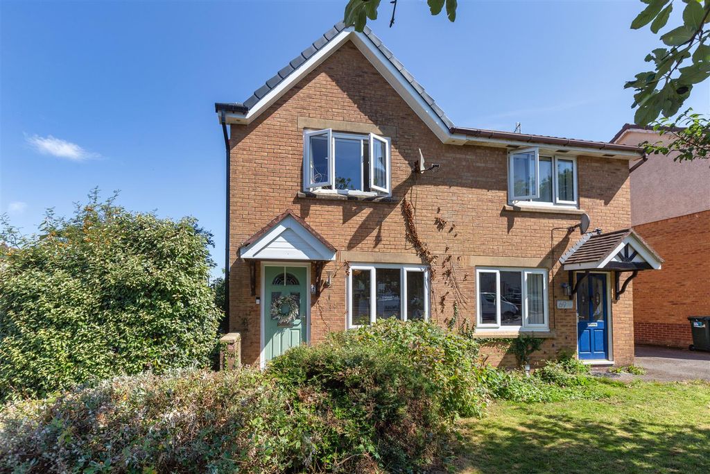 Property photo 1 of 12