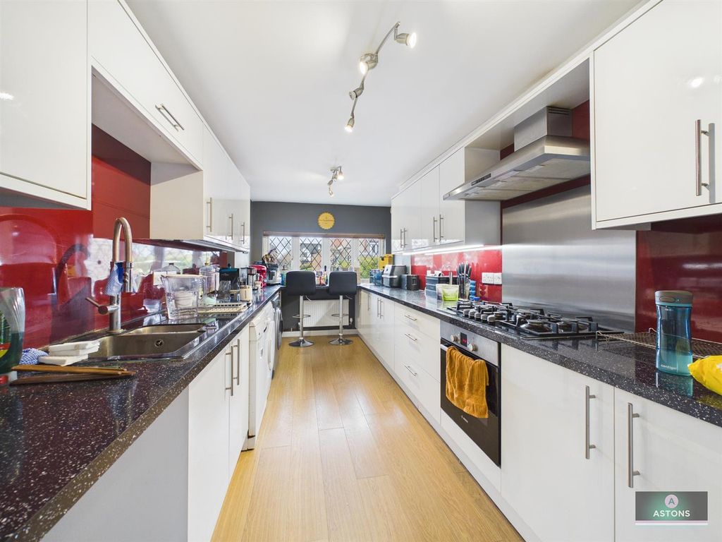 Property photo 2 of 18 Cam02067G0-Pr0230-Still011.Jpg