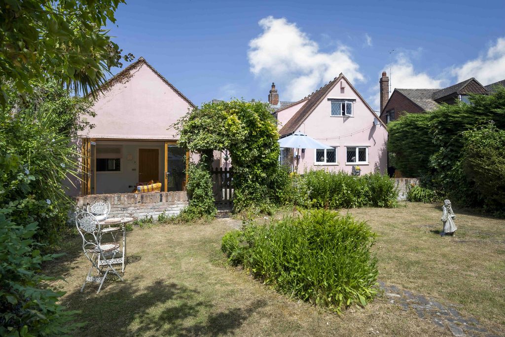 Property photo 3 of 37