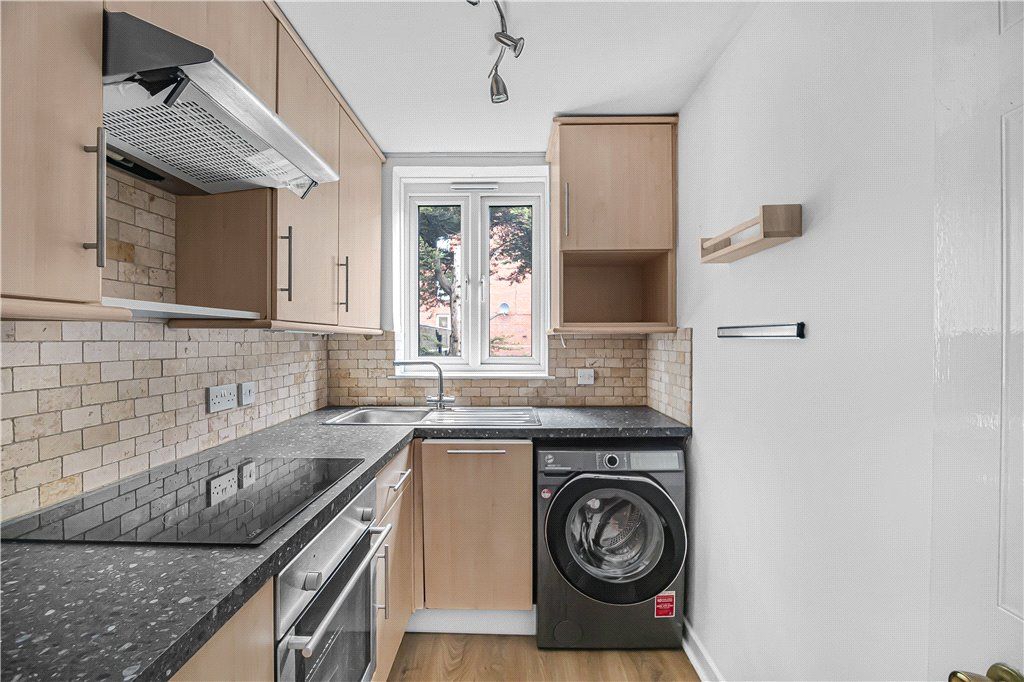 Property photo 2 of 8 Kitchen