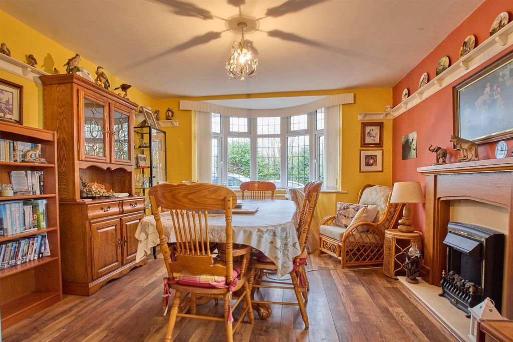 Property photo 3 of 29 Dining Room