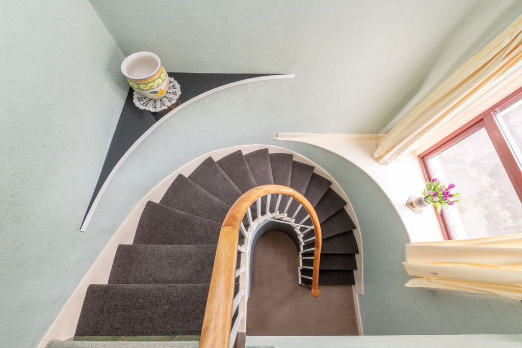 Property photo 3 of 45 Staircase