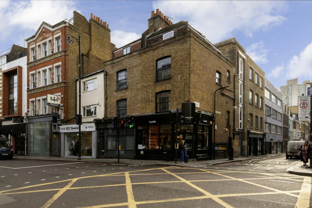 Property photo 1 of 9 340A Old Street 2.Jpg