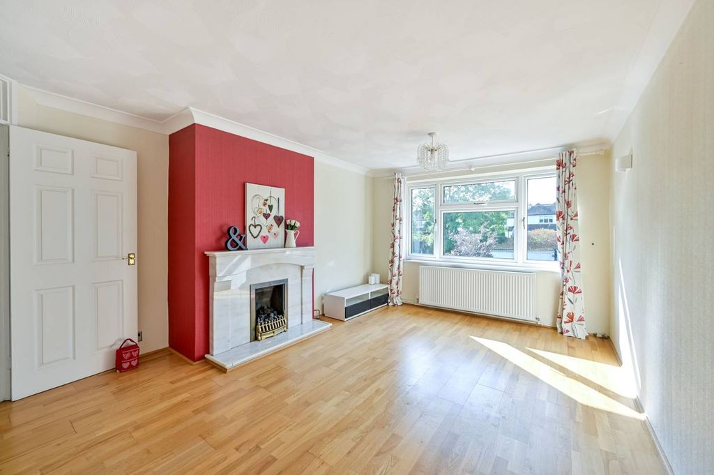 Property photo 2 of 6