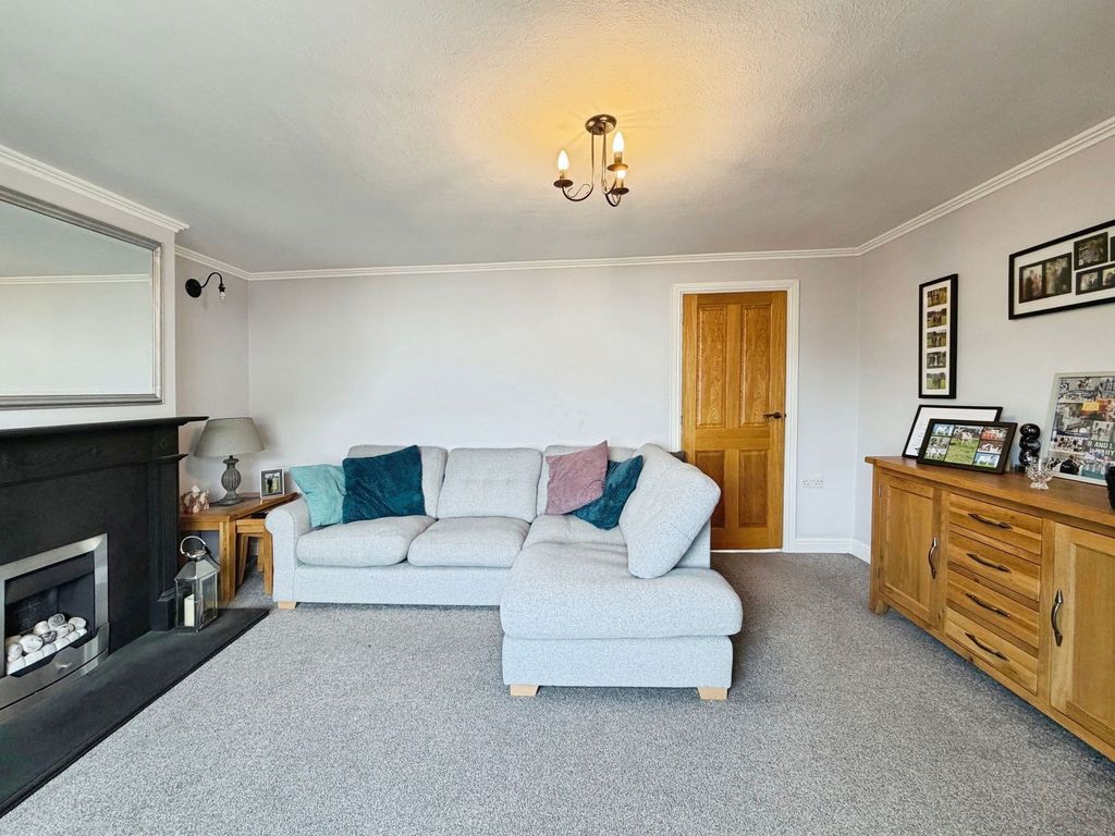 Property photo 2 of 29