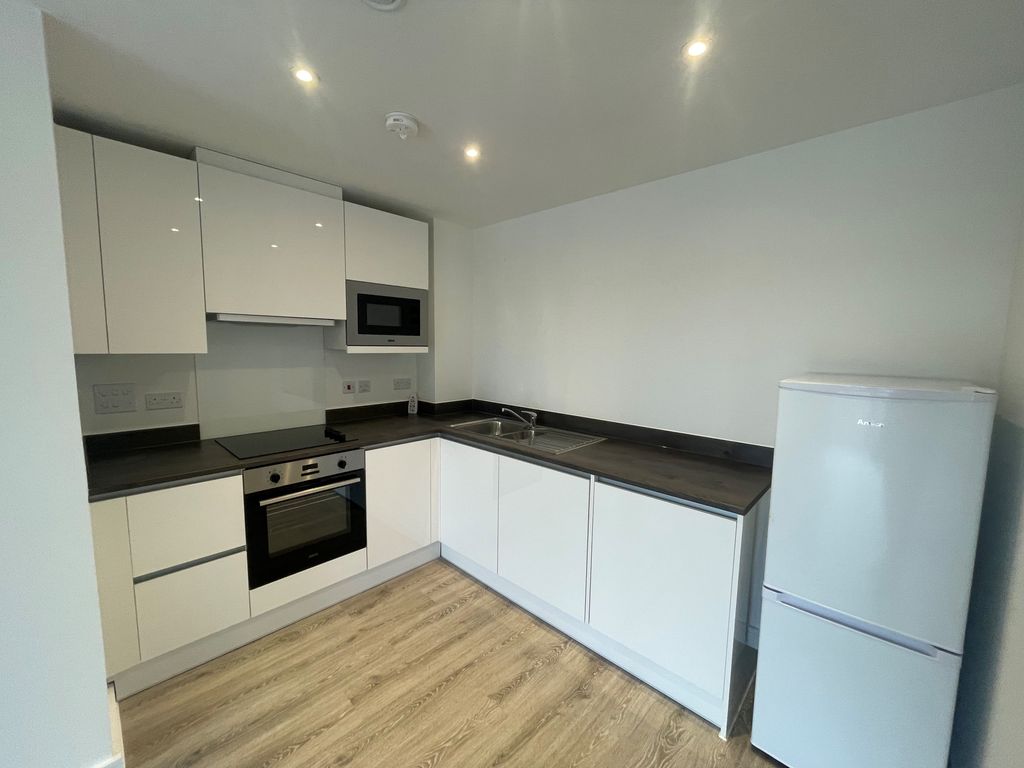 Property photo 2 of 11 Kitchen