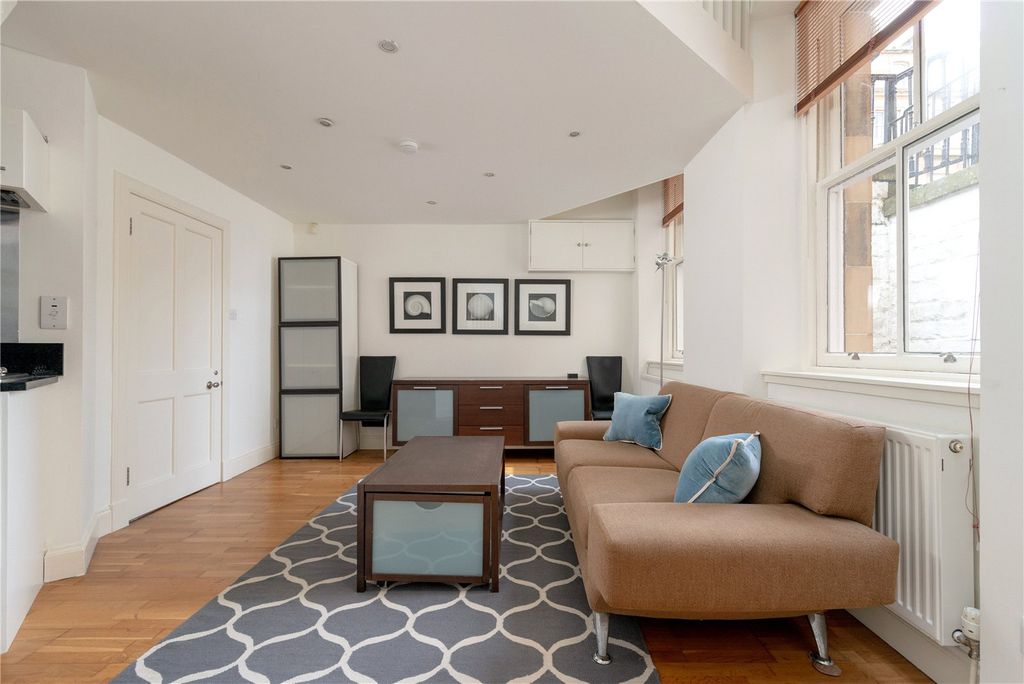 Property photo 2 of 17 Drumsheugh Gardens 5