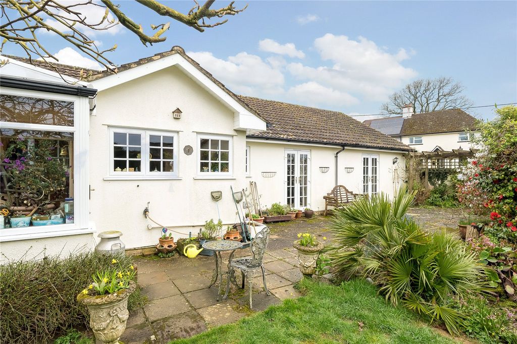 Property photo 2 of 12 Picture No. 21
