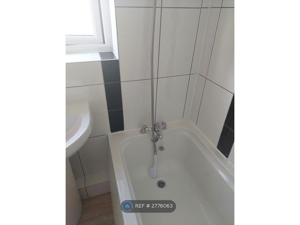 Property photo 1 of 35 Bath With Electric Shower