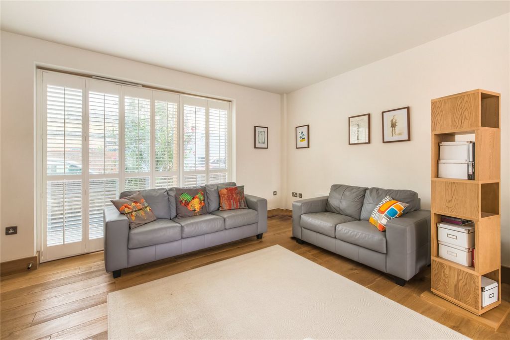 Property photo 2 of 11 Reception