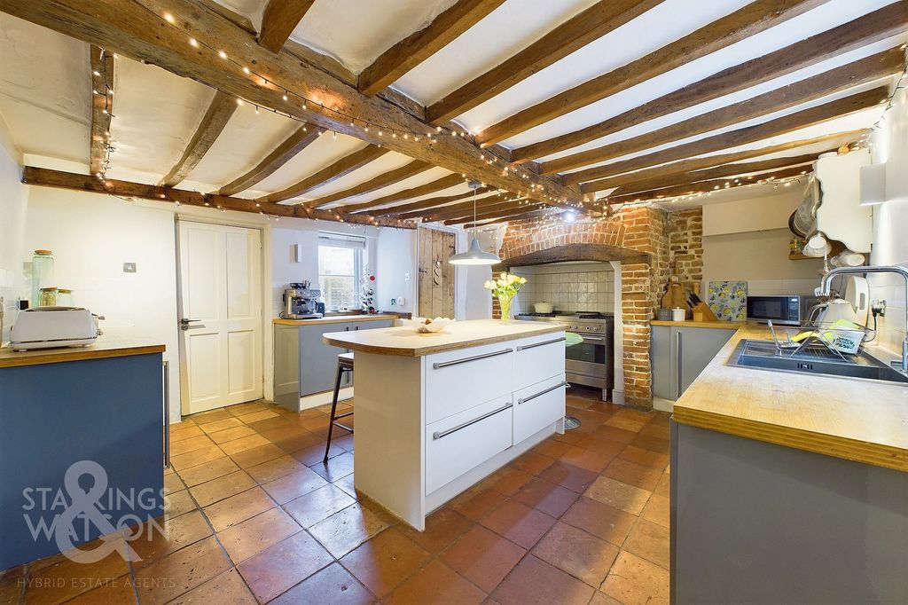 Property photo 1 of 29