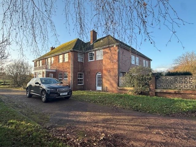 Property photo 2 of 12 F