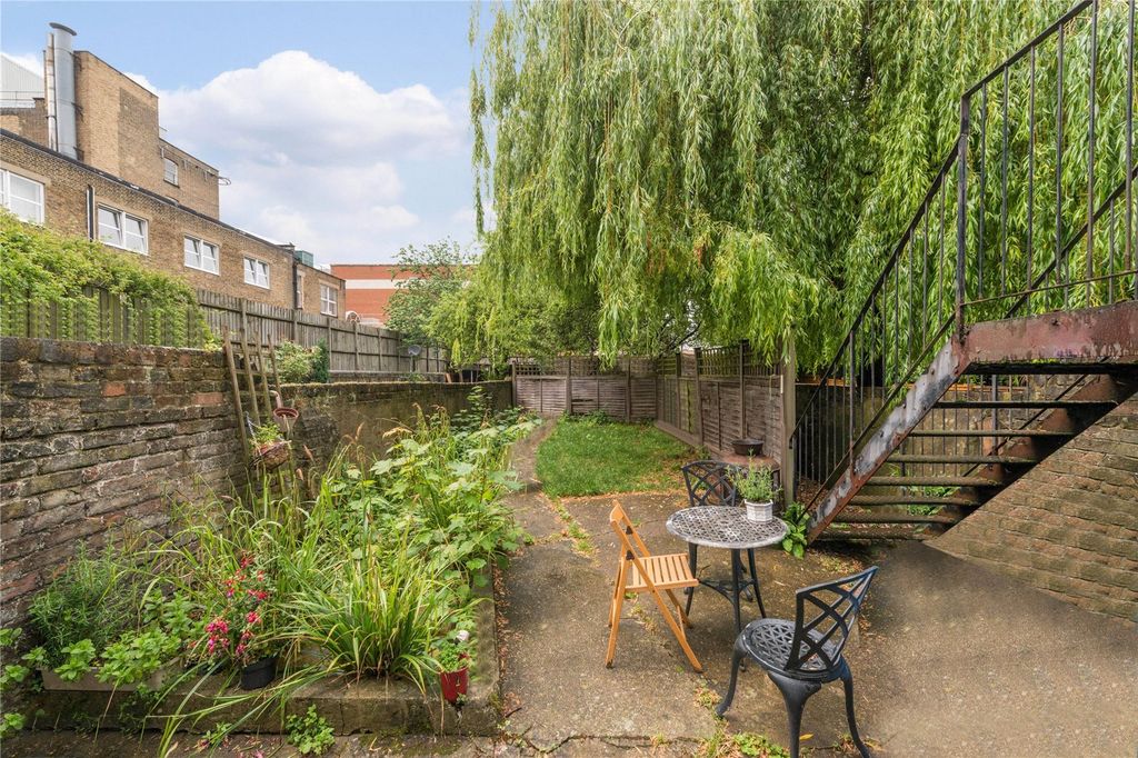 Property photo 2 of 13