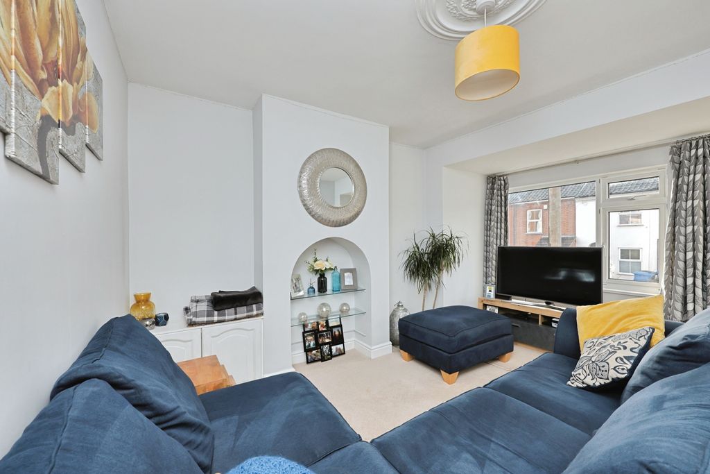 Property photo 3 of 19