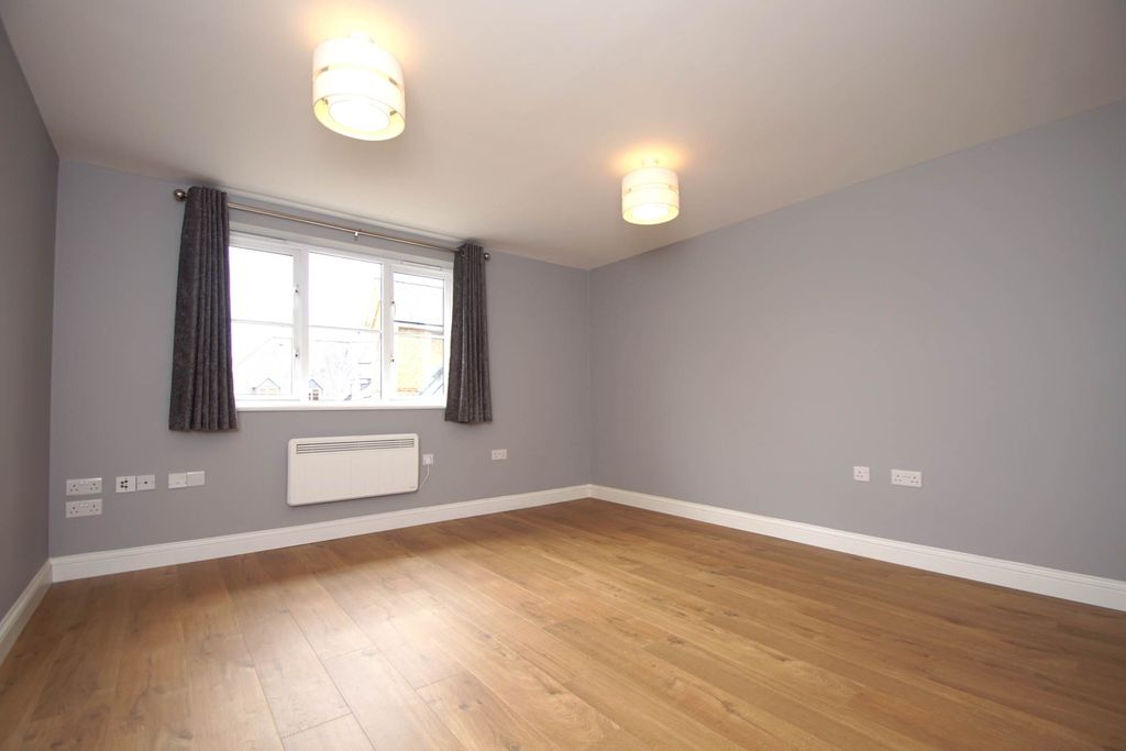 Property photo 2 of 11 Photo