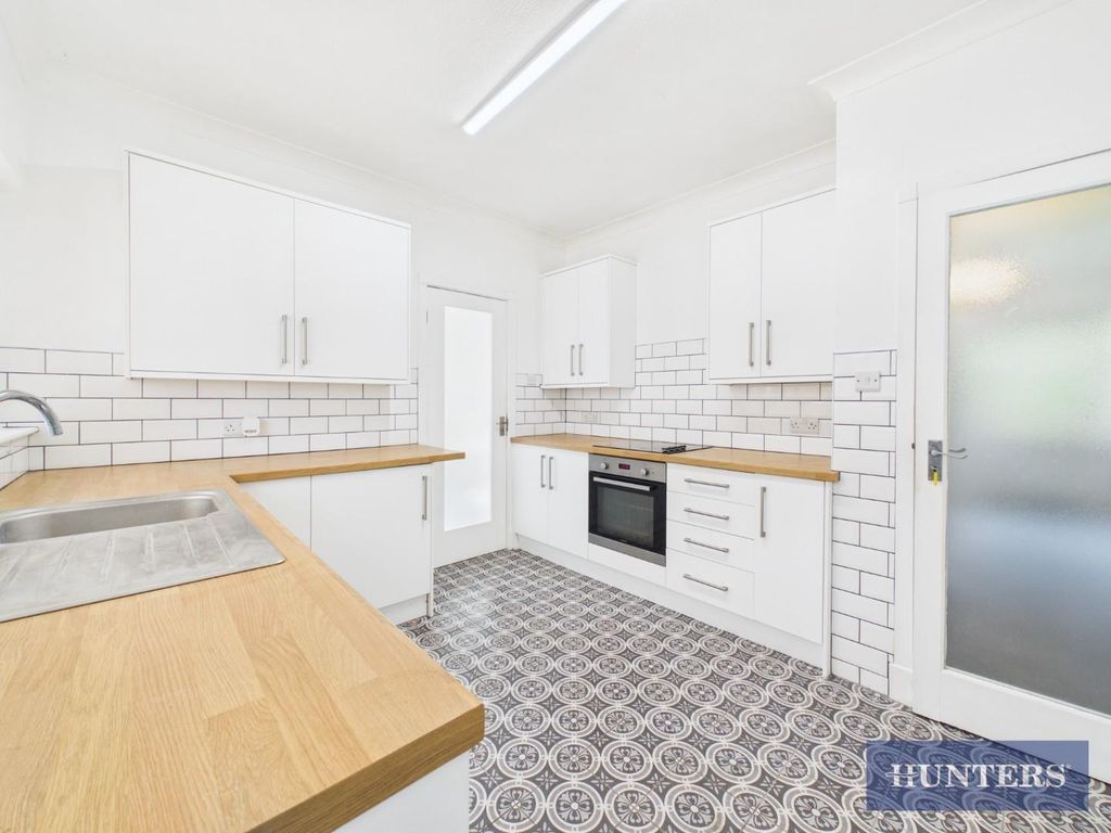 Property photo 2 of 31 Kitchen