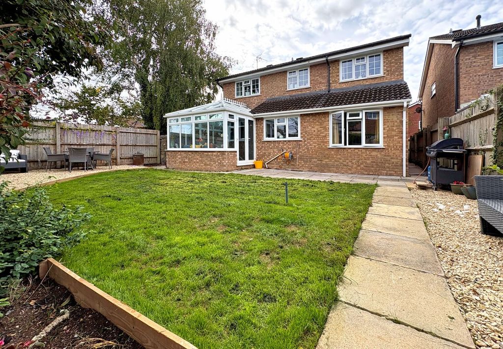 Property photo 2 of 25