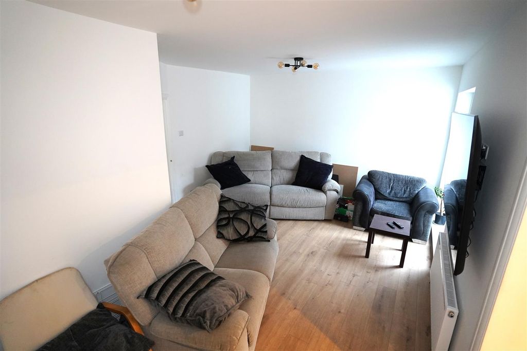 Property photo 3 of 12 Dsc00170-Modified.Jpg