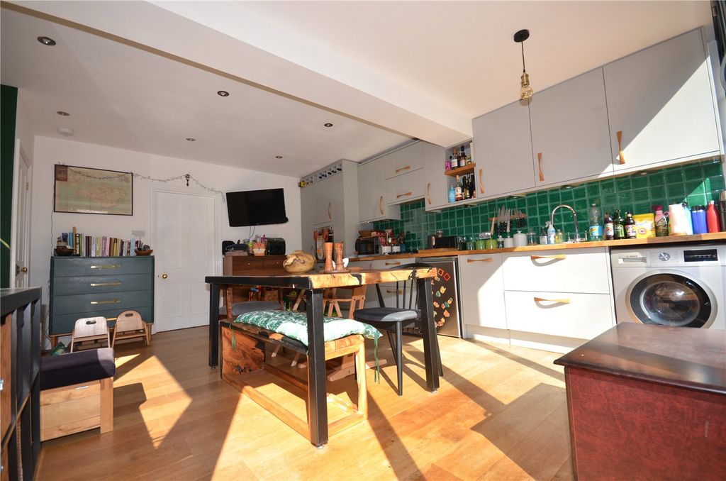 Property photo 3 of 23 Picture No. 10