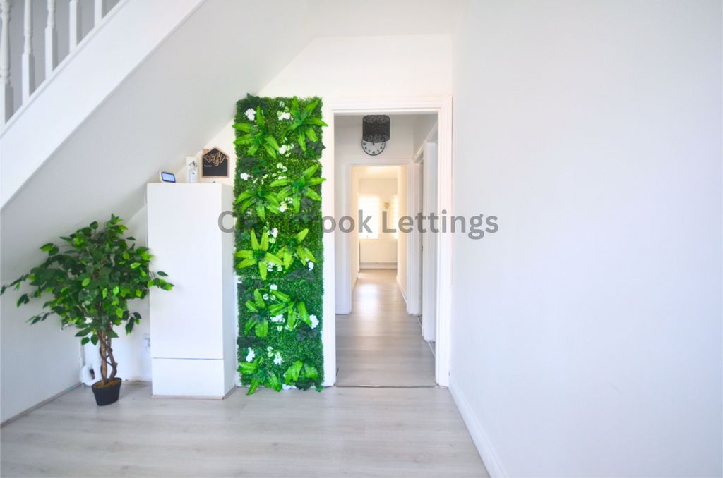 Property photo 2 of 16 Gallery
