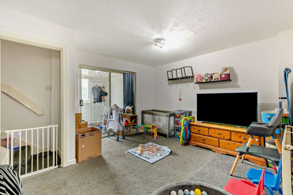 Property photo 3 of 22