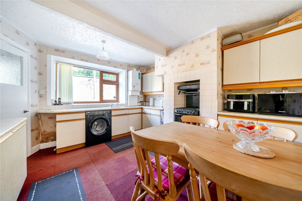 Property photo 2 of 23 Picture No. 15