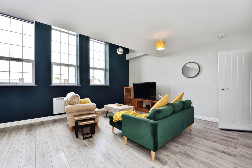 Property photo 2 of 12