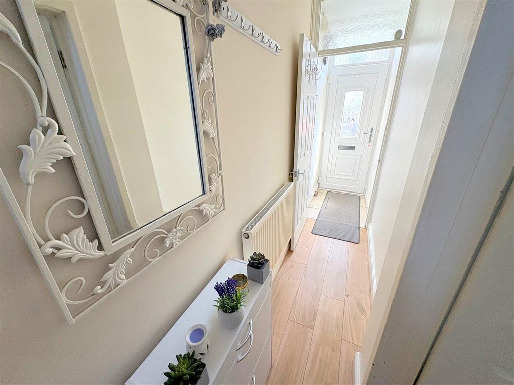 Property photo 3 of 25 Hallway