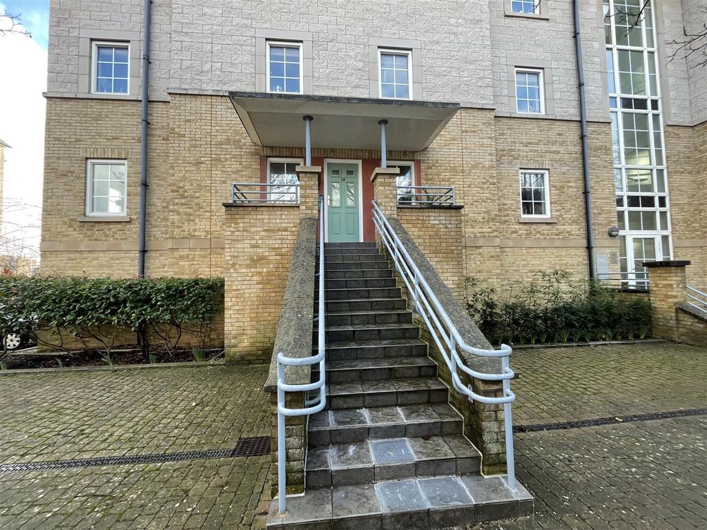 Property photo 2 of 9