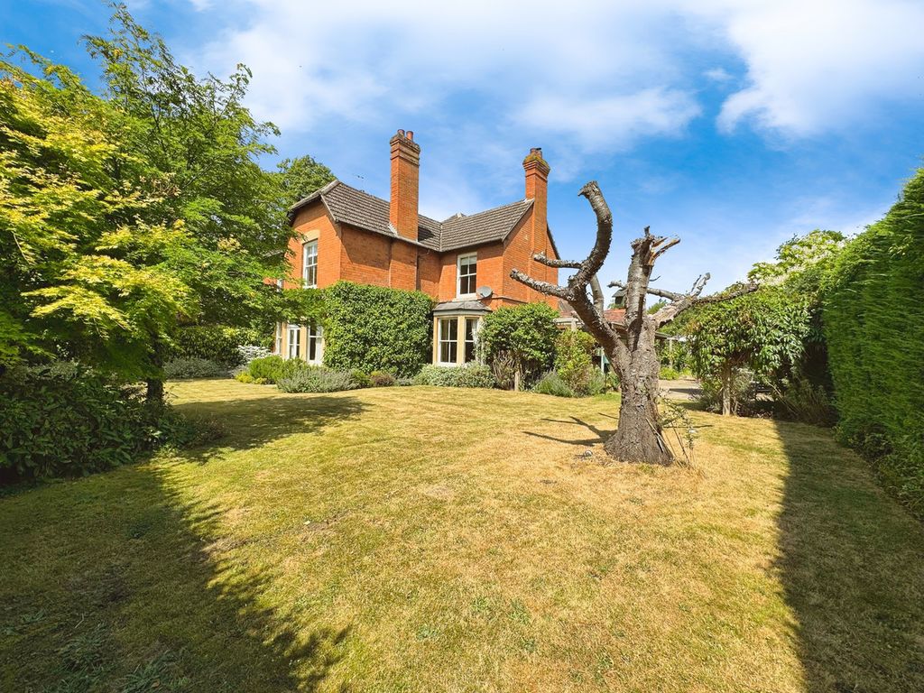 Property photo 3 of 25