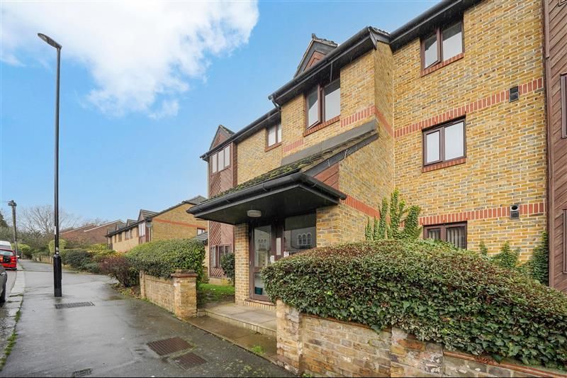 Property photo 2 of 9 Flat 11, Castle Court - 1Qbmfdiwvptuvswpfnwn.Jpg