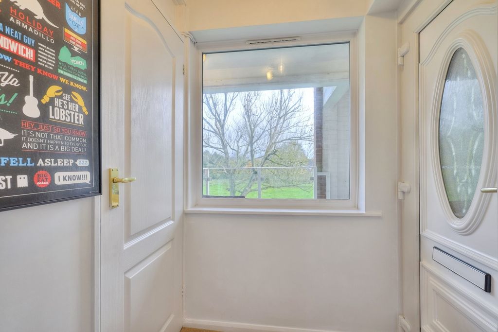 Property photo 2 of 17 Entrance Porch