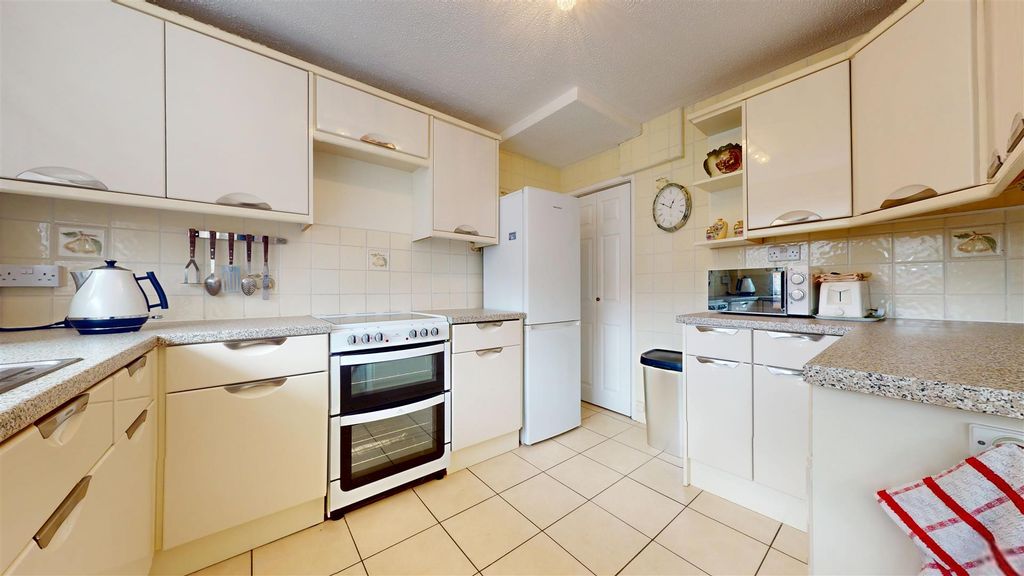 Property photo 3 of 17 Central Drive Kitchen